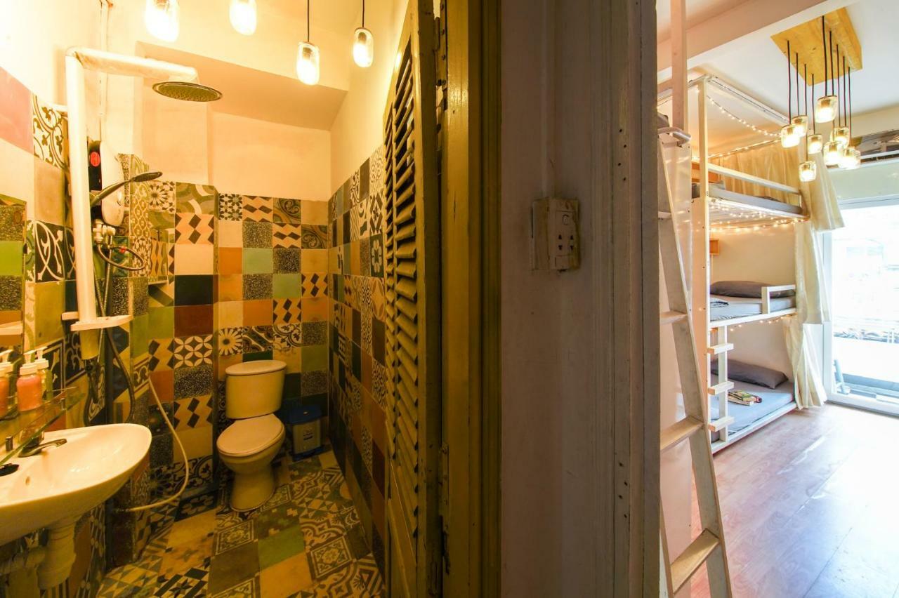 Vietdream Hostel (Adults Only) Хошимин Екстериор снимка