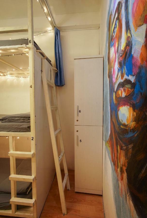 Vietdream Hostel (Adults Only) Хошимин Екстериор снимка