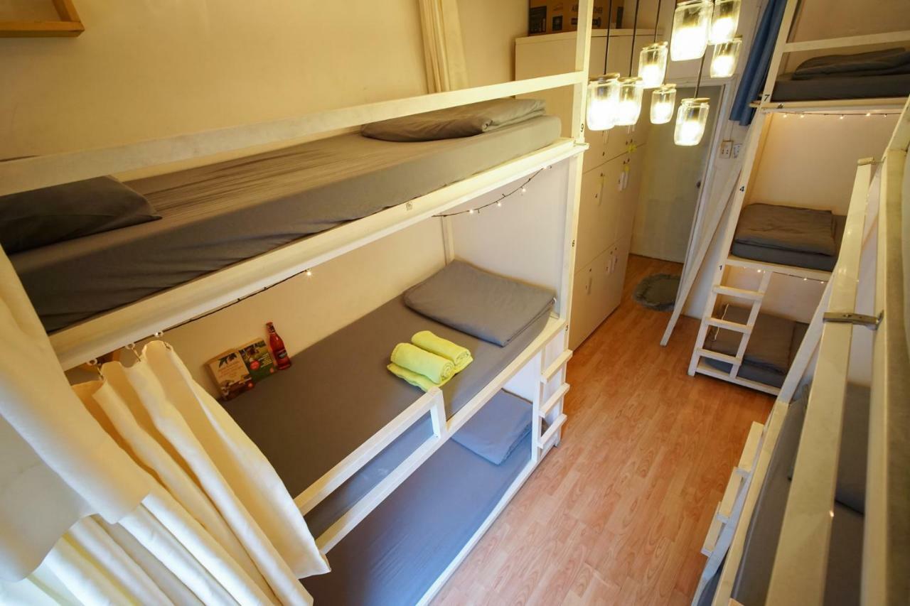 Vietdream Hostel (Adults Only) Хошимин Екстериор снимка
